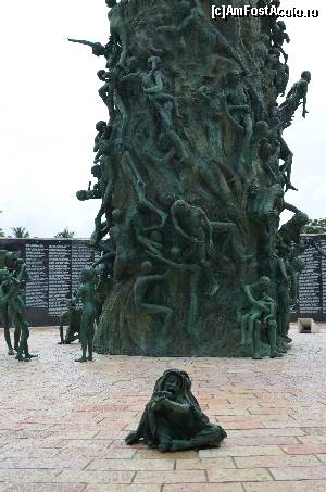[P07] Memorialul Holocaustului » foto by Lacrimioara*
 - 
<span class="allrVoted glyphicon glyphicon-heart hidden" id="av539201"></span>
<a class="m-l-10 hidden" id="sv539201" onclick="voting_Foto_DelVot(,539201,5053)" role="button">șterge vot <span class="glyphicon glyphicon-remove"></span></a>
<a id="v9539201" class=" c-red"  onclick="voting_Foto_SetVot(539201)" role="button"><span class="glyphicon glyphicon-heart-empty"></span> <b>LIKE</b> = Votează poza</a> <img class="hidden"  id="f539201W9" src="/imagini/loader.gif" border="0" /><span class="AjErrMes hidden" id="e539201ErM"></span>