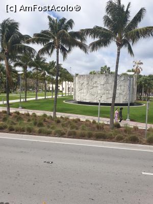 [P39] Miami beach » foto by robert
 - 
<span class="allrVoted glyphicon glyphicon-heart hidden" id="av1152637"></span>
<a class="m-l-10 hidden" id="sv1152637" onclick="voting_Foto_DelVot(,1152637,5053)" role="button">șterge vot <span class="glyphicon glyphicon-remove"></span></a>
<a id="v91152637" class=" c-red"  onclick="voting_Foto_SetVot(1152637)" role="button"><span class="glyphicon glyphicon-heart-empty"></span> <b>LIKE</b> = Votează poza</a> <img class="hidden"  id="f1152637W9" src="/imagini/loader.gif" border="0" /><span class="AjErrMes hidden" id="e1152637ErM"></span>