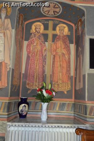 [P27] Interior biserica mare. Pictură, Sfinții Împărați, Constantin și Elena » foto by Ioan Raita
 - 
<span class="allrVoted glyphicon glyphicon-heart hidden" id="av782252"></span>
<a class="m-l-10 hidden" id="sv782252" onclick="voting_Foto_DelVot(,782252,5065)" role="button">șterge vot <span class="glyphicon glyphicon-remove"></span></a>
<a id="v9782252" class=" c-red"  onclick="voting_Foto_SetVot(782252)" role="button"><span class="glyphicon glyphicon-heart-empty"></span> <b>LIKE</b> = Votează poza</a> <img class="hidden"  id="f782252W9" src="/imagini/loader.gif" border="0" /><span class="AjErrMes hidden" id="e782252ErM"></span>