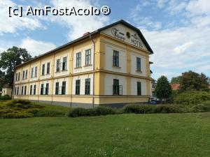 [P05] Un frumos hotel în parcul cetăţii din Gyula, Ungaria.  » foto by traian.leuca †
 - 
<span class="allrVoted glyphicon glyphicon-heart hidden" id="av1126522"></span>
<a class="m-l-10 hidden" id="sv1126522" onclick="voting_Foto_DelVot(,1126522,5072)" role="button">șterge vot <span class="glyphicon glyphicon-remove"></span></a>
<a id="v91126522" class=" c-red"  onclick="voting_Foto_SetVot(1126522)" role="button"><span class="glyphicon glyphicon-heart-empty"></span> <b>LIKE</b> = Votează poza</a> <img class="hidden"  id="f1126522W9" src="/imagini/loader.gif" border="0" /><span class="AjErrMes hidden" id="e1126522ErM"></span>