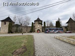 [P38] Mânăstirea Moldovița din exterior » foto by AZE
 - 
<span class="allrVoted glyphicon glyphicon-heart hidden" id="av1479120"></span>
<a class="m-l-10 hidden" id="sv1479120" onclick="voting_Foto_DelVot(,1479120,5114)" role="button">șterge vot <span class="glyphicon glyphicon-remove"></span></a>
<a id="v91479120" class=" c-red"  onclick="voting_Foto_SetVot(1479120)" role="button"><span class="glyphicon glyphicon-heart-empty"></span> <b>LIKE</b> = Votează poza</a> <img class="hidden"  id="f1479120W9" src="/imagini/loader.gif" border="0" /><span class="AjErrMes hidden" id="e1479120ErM"></span>