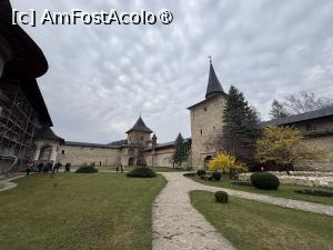 [P50] Mânăstirea Sucevița » foto by AZE
 - 
<span class="allrVoted glyphicon glyphicon-heart hidden" id="av1479132"></span>
<a class="m-l-10 hidden" id="sv1479132" onclick="voting_Foto_DelVot(,1479132,5114)" role="button">șterge vot <span class="glyphicon glyphicon-remove"></span></a>
<a id="v91479132" class=" c-red"  onclick="voting_Foto_SetVot(1479132)" role="button"><span class="glyphicon glyphicon-heart-empty"></span> <b>LIKE</b> = Votează poza</a> <img class="hidden"  id="f1479132W9" src="/imagini/loader.gif" border="0" /><span class="AjErrMes hidden" id="e1479132ErM"></span>
