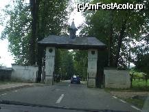 [P12] Intrarea spre manastirea Putna... » foto by trandafir 1970*
 - 
<span class="allrVoted glyphicon glyphicon-heart hidden" id="av31979"></span>
<a class="m-l-10 hidden" id="sv31979" onclick="voting_Foto_DelVot(,31979,5114)" role="button">șterge vot <span class="glyphicon glyphicon-remove"></span></a>
<a id="v931979" class=" c-red"  onclick="voting_Foto_SetVot(31979)" role="button"><span class="glyphicon glyphicon-heart-empty"></span> <b>LIKE</b> = Votează poza</a> <img class="hidden"  id="f31979W9" src="/imagini/loader.gif" border="0" /><span class="AjErrMes hidden" id="e31979ErM"></span>