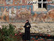 [P05] Maica Stareta, care este ghid pentru grupuri germane,dand explicatii despre pictura reprezentand'Asediul Constantinopolului'. » foto by trandafir 1970*
 - 
<span class="allrVoted glyphicon glyphicon-heart hidden" id="av31966"></span>
<a class="m-l-10 hidden" id="sv31966" onclick="voting_Foto_DelVot(,31966,5114)" role="button">șterge vot <span class="glyphicon glyphicon-remove"></span></a>
<a id="v931966" class=" c-red"  onclick="voting_Foto_SetVot(31966)" role="button"><span class="glyphicon glyphicon-heart-empty"></span> <b>LIKE</b> = Votează poza</a> <img class="hidden"  id="f31966W9" src="/imagini/loader.gif" border="0" /><span class="AjErrMes hidden" id="e31966ErM"></span>