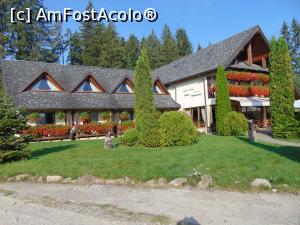 [P48] Vedere spre cladirea pensiunii » foto by liviu49
 - 
<span class="allrVoted glyphicon glyphicon-heart hidden" id="av1302688"></span>
<a class="m-l-10 hidden" id="sv1302688" onclick="voting_Foto_DelVot(,1302688,5114)" role="button">șterge vot <span class="glyphicon glyphicon-remove"></span></a>
<a id="v91302688" class=" c-red"  onclick="voting_Foto_SetVot(1302688)" role="button"><span class="glyphicon glyphicon-heart-empty"></span> <b>LIKE</b> = Votează poza</a> <img class="hidden"  id="f1302688W9" src="/imagini/loader.gif" border="0" /><span class="AjErrMes hidden" id="e1302688ErM"></span>