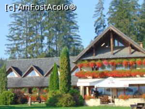 [P49] Frumosul balcon plin de flori al cladirii pensiunii » foto by liviu49
 - 
<span class="allrVoted glyphicon glyphicon-heart hidden" id="av1302689"></span>
<a class="m-l-10 hidden" id="sv1302689" onclick="voting_Foto_DelVot(,1302689,5114)" role="button">șterge vot <span class="glyphicon glyphicon-remove"></span></a>
<a id="v91302689" class=" c-red"  onclick="voting_Foto_SetVot(1302689)" role="button"><span class="glyphicon glyphicon-heart-empty"></span> <b>LIKE</b> = Votează poza</a> <img class="hidden"  id="f1302689W9" src="/imagini/loader.gif" border="0" /><span class="AjErrMes hidden" id="e1302689ErM"></span>