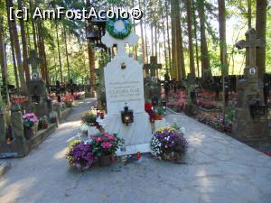 [P11] In centrul cimitirului, la loc de cinste, mormantul parintelui Ilie Cleopa . » foto by liviu49
 - 
<span class="allrVoted glyphicon glyphicon-heart hidden" id="av1303160"></span>
<a class="m-l-10 hidden" id="sv1303160" onclick="voting_Foto_DelVot(,1303160,5114)" role="button">șterge vot <span class="glyphicon glyphicon-remove"></span></a>
<a id="v91303160" class=" c-red"  onclick="voting_Foto_SetVot(1303160)" role="button"><span class="glyphicon glyphicon-heart-empty"></span> <b>LIKE</b> = Votează poza</a> <img class="hidden"  id="f1303160W9" src="/imagini/loader.gif" border="0" /><span class="AjErrMes hidden" id="e1303160ErM"></span>