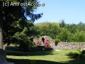 [P27] O ultima privire inainte de a iesi din curtea manastirii . » foto by liviu49
 - 
<span class="allrVoted glyphicon glyphicon-heart hidden" id="av1303478"></span>
<a class="m-l-10 hidden" id="sv1303478" onclick="voting_Foto_DelVot(,1303478,5114)" role="button">șterge vot <span class="glyphicon glyphicon-remove"></span></a>
<a id="v91303478" class=" c-red"  onclick="voting_Foto_SetVot(1303478)" role="button"><span class="glyphicon glyphicon-heart-empty"></span> <b>LIKE</b> = Votează poza</a> <img class="hidden"  id="f1303478W9" src="/imagini/loader.gif" border="0" /><span class="AjErrMes hidden" id="e1303478ErM"></span>