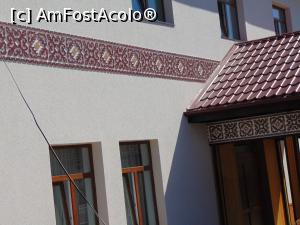 [P22] Aceleasi braie traditionale pe peretii cladirilor . » foto by liviu49
 - 
<span class="allrVoted glyphicon glyphicon-heart hidden" id="av1303709"></span>
<a class="m-l-10 hidden" id="sv1303709" onclick="voting_Foto_DelVot(,1303709,5114)" role="button">șterge vot <span class="glyphicon glyphicon-remove"></span></a>
<a id="v91303709" class=" c-red"  onclick="voting_Foto_SetVot(1303709)" role="button"><span class="glyphicon glyphicon-heart-empty"></span> <b>LIKE</b> = Votează poza</a> <img class="hidden"  id="f1303709W9" src="/imagini/loader.gif" border="0" /><span class="AjErrMes hidden" id="e1303709ErM"></span>