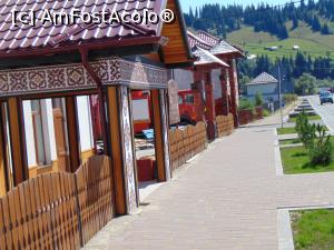 [P23] Traditia se respecta si la o cladire noua de alimentatie publica . » foto by liviu49
 - 
<span class="allrVoted glyphicon glyphicon-heart hidden" id="av1303710"></span>
<a class="m-l-10 hidden" id="sv1303710" onclick="voting_Foto_DelVot(,1303710,5114)" role="button">șterge vot <span class="glyphicon glyphicon-remove"></span></a>
<a id="v91303710" class=" c-red"  onclick="voting_Foto_SetVot(1303710)" role="button"><span class="glyphicon glyphicon-heart-empty"></span> <b>LIKE</b> = Votează poza</a> <img class="hidden"  id="f1303710W9" src="/imagini/loader.gif" border="0" /><span class="AjErrMes hidden" id="e1303710ErM"></span>