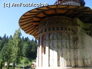 [P33] Peretele estic, frumusetea creata de om si copacii din curte, frumusetea creata de natura . » foto by liviu49
 - 
<span class="allrVoted glyphicon glyphicon-heart hidden" id="av1305433"></span>
<a class="m-l-10 hidden" id="sv1305433" onclick="voting_Foto_DelVot(,1305433,5114)" role="button">șterge vot <span class="glyphicon glyphicon-remove"></span></a>
<a id="v91305433" class=" c-red"  onclick="voting_Foto_SetVot(1305433)" role="button"><span class="glyphicon glyphicon-heart-empty"></span> <b>LIKE</b> = Votează poza</a> <img class="hidden"  id="f1305433W9" src="/imagini/loader.gif" border="0" /><span class="AjErrMes hidden" id="e1305433ErM"></span>