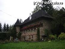 [P05] In curtea manastirii Moldovita » foto by ancamariagadea*
 - 
<span class="allrVoted glyphicon glyphicon-heart hidden" id="av34817"></span>
<a class="m-l-10 hidden" id="sv34817" onclick="voting_Foto_DelVot(,34817,5114)" role="button">șterge vot <span class="glyphicon glyphicon-remove"></span></a>
<a id="v934817" class=" c-red"  onclick="voting_Foto_SetVot(34817)" role="button"><span class="glyphicon glyphicon-heart-empty"></span> <b>LIKE</b> = Votează poza</a> <img class="hidden"  id="f34817W9" src="/imagini/loader.gif" border="0" /><span class="AjErrMes hidden" id="e34817ErM"></span>