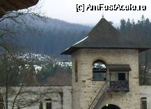[P18] Manastirea Voronet - turn in fortificatie, jud. Suceava » foto by corinka
 - 
<span class="allrVoted glyphicon glyphicon-heart hidden" id="av54915"></span>
<a class="m-l-10 hidden" id="sv54915" onclick="voting_Foto_DelVot(,54915,5114)" role="button">șterge vot <span class="glyphicon glyphicon-remove"></span></a>
<a id="v954915" class=" c-red"  onclick="voting_Foto_SetVot(54915)" role="button"><span class="glyphicon glyphicon-heart-empty"></span> <b>LIKE</b> = Votează poza</a> <img class="hidden"  id="f54915W9" src="/imagini/loader.gif" border="0" /><span class="AjErrMes hidden" id="e54915ErM"></span>