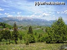 P03 [MAY-2008] De pe DN 73 admirăm o altă panoramă a masivului Piatra Craiului