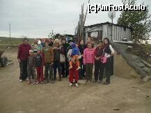 [P13] Volunatarii si familia de la Piatra.In dreapta mea se afla intrarea in camarutele construite sub pamant » foto by lavylus*
 - 
<span class="allrVoted glyphicon glyphicon-heart hidden" id="av171712"></span>
<a class="m-l-10 hidden" id="sv171712" onclick="voting_Foto_DelVot(,171712,5136)" role="button">șterge vot <span class="glyphicon glyphicon-remove"></span></a>
<a id="v9171712" class=" c-red"  onclick="voting_Foto_SetVot(171712)" role="button"><span class="glyphicon glyphicon-heart-empty"></span> <b>LIKE</b> = Votează poza</a> <img class="hidden"  id="f171712W9" src="/imagini/loader.gif" border="0" /><span class="AjErrMes hidden" id="e171712ErM"></span>