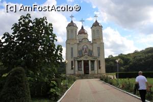 [P13] Comuna Ion Corvin, Mănăstirea Sf. Andrei, Biserica &bdquo;Sf. Apostol Andrei&rdquo; văzută de pe alee » foto by mprofeanu
 - 
<span class="allrVoted glyphicon glyphicon-heart hidden" id="av1218548"></span>
<a class="m-l-10 hidden" id="sv1218548" onclick="voting_Foto_DelVot(,1218548,5136)" role="button">șterge vot <span class="glyphicon glyphicon-remove"></span></a>
<a id="v91218548" class=" c-red"  onclick="voting_Foto_SetVot(1218548)" role="button"><span class="glyphicon glyphicon-heart-empty"></span> <b>LIKE</b> = Votează poza</a> <img class="hidden"  id="f1218548W9" src="/imagini/loader.gif" border="0" /><span class="AjErrMes hidden" id="e1218548ErM"></span>