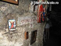 [P22] Peretii pesterii Sf. Andrei, acoperiti de icoane, cruciulite si alte obiecte de cult » foto by ileanaxperta*
 - 
<span class="allrVoted glyphicon glyphicon-heart hidden" id="av100408"></span>
<a class="m-l-10 hidden" id="sv100408" onclick="voting_Foto_DelVot(,100408,5136)" role="button">șterge vot <span class="glyphicon glyphicon-remove"></span></a>
<a id="v9100408" class=" c-red"  onclick="voting_Foto_SetVot(100408)" role="button"><span class="glyphicon glyphicon-heart-empty"></span> <b>LIKE</b> = Votează poza</a> <img class="hidden"  id="f100408W9" src="/imagini/loader.gif" border="0" /><span class="AjErrMes hidden" id="e100408ErM"></span>