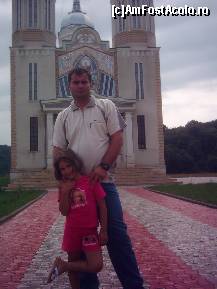 [P07] Cu fata cea mare in fata bisericii noi » foto by pepsi70ro
 - 
<span class="allrVoted glyphicon glyphicon-heart hidden" id="av55349"></span>
<a class="m-l-10 hidden" id="sv55349" onclick="voting_Foto_DelVot(,55349,5136)" role="button">șterge vot <span class="glyphicon glyphicon-remove"></span></a>
<a id="v955349" class=" c-red"  onclick="voting_Foto_SetVot(55349)" role="button"><span class="glyphicon glyphicon-heart-empty"></span> <b>LIKE</b> = Votează poza</a> <img class="hidden"  id="f55349W9" src="/imagini/loader.gif" border="0" /><span class="AjErrMes hidden" id="e55349ErM"></span>