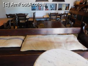 [P65] Monemvasia - orasul de jos, interiorul unui bar, cafenea in interior saltelute din saci de canepa, cum mai avem si noi pe acasa de la bunici » foto by extracrisina
 - 
<span class="allrVoted glyphicon glyphicon-heart hidden" id="av928189"></span>
<a class="m-l-10 hidden" id="sv928189" onclick="voting_Foto_DelVot(,928189,5137)" role="button">șterge vot <span class="glyphicon glyphicon-remove"></span></a>
<a id="v9928189" class=" c-red"  onclick="voting_Foto_SetVot(928189)" role="button"><span class="glyphicon glyphicon-heart-empty"></span> <b>LIKE</b> = Votează poza</a> <img class="hidden"  id="f928189W9" src="/imagini/loader.gif" border="0" /><span class="AjErrMes hidden" id="e928189ErM"></span>