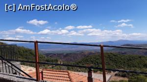 [P22] Panoramă din satul Isari, în drum spre Agia Theodora » foto by Carmen Ion
 - 
<span class="allrVoted glyphicon glyphicon-heart hidden" id="av1265336"></span>
<a class="m-l-10 hidden" id="sv1265336" onclick="voting_Foto_DelVot(,1265336,5137)" role="button">șterge vot <span class="glyphicon glyphicon-remove"></span></a>
<a id="v91265336" class=" c-red"  onclick="voting_Foto_SetVot(1265336)" role="button"><span class="glyphicon glyphicon-heart-empty"></span> <b>LIKE</b> = Votează poza</a> <img class="hidden"  id="f1265336W9" src="/imagini/loader.gif" border="0" /><span class="AjErrMes hidden" id="e1265336ErM"></span>