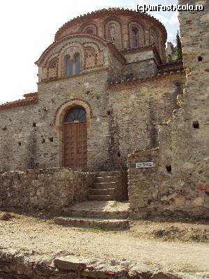 [P19] Agioi Theódoroi, biserică din cadrul complexului monahal Vrontochion.  » foto by Carmen Ion
 - 
<span class="allrVoted glyphicon glyphicon-heart hidden" id="av688257"></span>
<a class="m-l-10 hidden" id="sv688257" onclick="voting_Foto_DelVot(,688257,5137)" role="button">șterge vot <span class="glyphicon glyphicon-remove"></span></a>
<a id="v9688257" class=" c-red"  onclick="voting_Foto_SetVot(688257)" role="button"><span class="glyphicon glyphicon-heart-empty"></span> <b>LIKE</b> = Votează poza</a> <img class="hidden"  id="f688257W9" src="/imagini/loader.gif" border="0" /><span class="AjErrMes hidden" id="e688257ErM"></span>