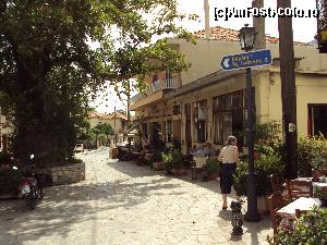 [P35] Piaţeta din satul modern Mistras.  » foto by Carmen Ion
 - 
<span class="allrVoted glyphicon glyphicon-heart hidden" id="av688273"></span>
<a class="m-l-10 hidden" id="sv688273" onclick="voting_Foto_DelVot(,688273,5137)" role="button">șterge vot <span class="glyphicon glyphicon-remove"></span></a>
<a id="v9688273" class=" c-red"  onclick="voting_Foto_SetVot(688273)" role="button"><span class="glyphicon glyphicon-heart-empty"></span> <b>LIKE</b> = Votează poza</a> <img class="hidden"  id="f688273W9" src="/imagini/loader.gif" border="0" /><span class="AjErrMes hidden" id="e688273ErM"></span>