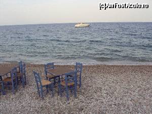 [P18] Paralia Tyrou: plaja cu pietre şi mese de tavernă.  » foto by Carmen Ion
 - 
<span class="allrVoted glyphicon glyphicon-heart hidden" id="av688561"></span>
<a class="m-l-10 hidden" id="sv688561" onclick="voting_Foto_DelVot(,688561,5137)" role="button">șterge vot <span class="glyphicon glyphicon-remove"></span></a>
<a id="v9688561" class=" c-red"  onclick="voting_Foto_SetVot(688561)" role="button"><span class="glyphicon glyphicon-heart-empty"></span> <b>LIKE</b> = Votează poza</a> <img class="hidden"  id="f688561W9" src="/imagini/loader.gif" border="0" /><span class="AjErrMes hidden" id="e688561ErM"></span>