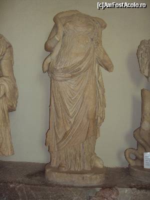 [P25] Statuia zeiţei Hygieia (cca 160 î. Hr.).  » foto by Carmen Ion
 - 
<span class="allrVoted glyphicon glyphicon-heart hidden" id="av689287"></span>
<a class="m-l-10 hidden" id="sv689287" onclick="voting_Foto_DelVot(,689287,5137)" role="button">șterge vot <span class="glyphicon glyphicon-remove"></span></a>
<a id="v9689287" class=" c-red"  onclick="voting_Foto_SetVot(689287)" role="button"><span class="glyphicon glyphicon-heart-empty"></span> <b>LIKE</b> = Votează poza</a> <img class="hidden"  id="f689287W9" src="/imagini/loader.gif" border="0" /><span class="AjErrMes hidden" id="e689287ErM"></span>