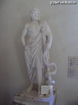 [P26] Copie după o statuie romană reprezentându-l pe Asklepios.  » foto by Carmen Ion
 - 
<span class="allrVoted glyphicon glyphicon-heart hidden" id="av689288"></span>
<a class="m-l-10 hidden" id="sv689288" onclick="voting_Foto_DelVot(,689288,5137)" role="button">șterge vot <span class="glyphicon glyphicon-remove"></span></a>
<a id="v9689288" class=" c-red"  onclick="voting_Foto_SetVot(689288)" role="button"><span class="glyphicon glyphicon-heart-empty"></span> <b>LIKE</b> = Votează poza</a> <img class="hidden"  id="f689288W9" src="/imagini/loader.gif" border="0" /><span class="AjErrMes hidden" id="e689288ErM"></span>