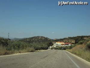 [P03] În drum spre situl arheologic: în depărtare, satul Epidaur.  » foto by Carmen Ion
 - 
<span class="allrVoted glyphicon glyphicon-heart hidden" id="av689265"></span>
<a class="m-l-10 hidden" id="sv689265" onclick="voting_Foto_DelVot(,689265,5137)" role="button">șterge vot <span class="glyphicon glyphicon-remove"></span></a>
<a id="v9689265" class=" c-red"  onclick="voting_Foto_SetVot(689265)" role="button"><span class="glyphicon glyphicon-heart-empty"></span> <b>LIKE</b> = Votează poza</a> <img class="hidden"  id="f689265W9" src="/imagini/loader.gif" border="0" /><span class="AjErrMes hidden" id="e689265ErM"></span>