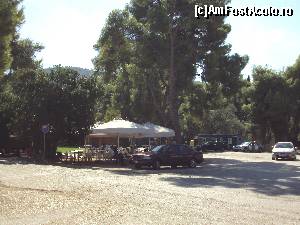 [P04] Parcarea şi intrarea în sit, cu terasele cu gustări şi răcoritoare.  » foto by Carmen Ion
 - 
<span class="allrVoted glyphicon glyphicon-heart hidden" id="av689266"></span>
<a class="m-l-10 hidden" id="sv689266" onclick="voting_Foto_DelVot(,689266,5137)" role="button">șterge vot <span class="glyphicon glyphicon-remove"></span></a>
<a id="v9689266" class=" c-red"  onclick="voting_Foto_SetVot(689266)" role="button"><span class="glyphicon glyphicon-heart-empty"></span> <b>LIKE</b> = Votează poza</a> <img class="hidden"  id="f689266W9" src="/imagini/loader.gif" border="0" /><span class="AjErrMes hidden" id="e689266ErM"></span>