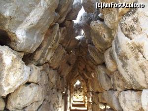 [P35] Tunelul îngust şi boltit care străbate zidurile masive din piatră de la Tirint » foto by irinad
 - 
<span class="allrVoted glyphicon glyphicon-heart hidden" id="av669734"></span>
<a class="m-l-10 hidden" id="sv669734" onclick="voting_Foto_DelVot(,669734,5137)" role="button">șterge vot <span class="glyphicon glyphicon-remove"></span></a>
<a id="v9669734" class=" c-red"  onclick="voting_Foto_SetVot(669734)" role="button"><span class="glyphicon glyphicon-heart-empty"></span> <b>LIKE</b> = Votează poza</a> <img class="hidden"  id="f669734W9" src="/imagini/loader.gif" border="0" /><span class="AjErrMes hidden" id="e669734ErM"></span>