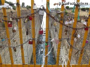 [P53] Canalul Corint printre lacătele de pe pod » foto by irinad
 - 
<span class="allrVoted glyphicon glyphicon-heart hidden" id="av669752"></span>
<a class="m-l-10 hidden" id="sv669752" onclick="voting_Foto_DelVot(,669752,5137)" role="button">șterge vot <span class="glyphicon glyphicon-remove"></span></a>
<a id="v9669752" class=" c-red"  onclick="voting_Foto_SetVot(669752)" role="button"><span class="glyphicon glyphicon-heart-empty"></span> <b>LIKE</b> = Votează poza</a> <img class="hidden"  id="f669752W9" src="/imagini/loader.gif" border="0" /><span class="AjErrMes hidden" id="e669752ErM"></span>