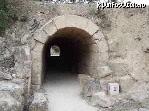 [P59] Coridorul renumit pe care sportivii participanţi la Jocurile Nemeene intrau pe, nu mai puţin celebrul, stadion din Nemea » foto by irinad
 - 
<span class="allrVoted glyphicon glyphicon-heart hidden" id="av669759"></span>
<a class="m-l-10 hidden" id="sv669759" onclick="voting_Foto_DelVot(,669759,5137)" role="button">șterge vot <span class="glyphicon glyphicon-remove"></span></a>
<a id="v9669759" class=" c-red"  onclick="voting_Foto_SetVot(669759)" role="button"><span class="glyphicon glyphicon-heart-empty"></span> <b>LIKE</b> = Votează poza</a> <img class="hidden"  id="f669759W9" src="/imagini/loader.gif" border="0" /><span class="AjErrMes hidden" id="e669759ErM"></span>