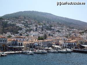 [P07] Insula Hydra şi căluţii/măgăruşii din port » foto by irinad
 - 
<span class="allrVoted glyphicon glyphicon-heart hidden" id="av669668"></span>
<a class="m-l-10 hidden" id="sv669668" onclick="voting_Foto_DelVot(,669668,5137)" role="button">șterge vot <span class="glyphicon glyphicon-remove"></span></a>
<a id="v9669668" class=" c-red"  onclick="voting_Foto_SetVot(669668)" role="button"><span class="glyphicon glyphicon-heart-empty"></span> <b>LIKE</b> = Votează poza</a> <img class="hidden"  id="f669668W9" src="/imagini/loader.gif" border="0" /><span class="AjErrMes hidden" id="e669668ErM"></span>