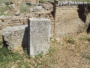 [P16] Stelă din Agora Argosului » foto by irinad
 - 
<span class="allrVoted glyphicon glyphicon-heart hidden" id="av674626"></span>
<a class="m-l-10 hidden" id="sv674626" onclick="voting_Foto_DelVot(,674626,5137)" role="button">șterge vot <span class="glyphicon glyphicon-remove"></span></a>
<a id="v9674626" class=" c-red"  onclick="voting_Foto_SetVot(674626)" role="button"><span class="glyphicon glyphicon-heart-empty"></span> <b>LIKE</b> = Votează poza</a> <img class="hidden"  id="f674626W9" src="/imagini/loader.gif" border="0" /><span class="AjErrMes hidden" id="e674626ErM"></span>