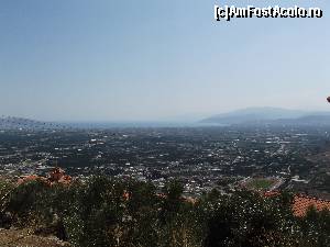 [P26] Vedere panoramică din care se disting: golful Argolic, oraşul Argos cu stadionul său, în stânga jos, Mănăstirea Agia Marina de la poalele cetăţii Larissa » foto by irinad
 - 
<span class="allrVoted glyphicon glyphicon-heart hidden" id="av674636"></span>
<a class="m-l-10 hidden" id="sv674636" onclick="voting_Foto_DelVot(,674636,5137)" role="button">șterge vot <span class="glyphicon glyphicon-remove"></span></a>
<a id="v9674636" class=" c-red"  onclick="voting_Foto_SetVot(674636)" role="button"><span class="glyphicon glyphicon-heart-empty"></span> <b>LIKE</b> = Votează poza</a> <img class="hidden"  id="f674636W9" src="/imagini/loader.gif" border="0" /><span class="AjErrMes hidden" id="e674636ErM"></span>