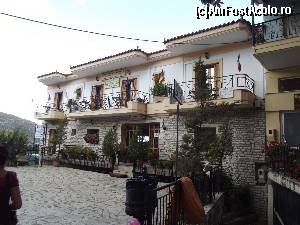 [P12] Singurul hotel din Andritsaina » foto by irinad
 - 
<span class="allrVoted glyphicon glyphicon-heart hidden" id="av687747"></span>
<a class="m-l-10 hidden" id="sv687747" onclick="voting_Foto_DelVot(,687747,5137)" role="button">șterge vot <span class="glyphicon glyphicon-remove"></span></a>
<a id="v9687747" class=" c-red"  onclick="voting_Foto_SetVot(687747)" role="button"><span class="glyphicon glyphicon-heart-empty"></span> <b>LIKE</b> = Votează poza</a> <img class="hidden"  id="f687747W9" src="/imagini/loader.gif" border="0" /><span class="AjErrMes hidden" id="e687747ErM"></span>