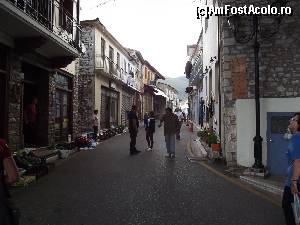 [P16] Pe strada principală din Andritsaina » foto by irinad
 - 
<span class="allrVoted glyphicon glyphicon-heart hidden" id="av687751"></span>
<a class="m-l-10 hidden" id="sv687751" onclick="voting_Foto_DelVot(,687751,5137)" role="button">șterge vot <span class="glyphicon glyphicon-remove"></span></a>
<a id="v9687751" class=" c-red"  onclick="voting_Foto_SetVot(687751)" role="button"><span class="glyphicon glyphicon-heart-empty"></span> <b>LIKE</b> = Votează poza</a> <img class="hidden"  id="f687751W9" src="/imagini/loader.gif" border="0" /><span class="AjErrMes hidden" id="e687751ErM"></span>