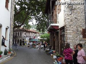 [P38] Strada centrală din Andritsaina » foto by irinad
 - 
<span class="allrVoted glyphicon glyphicon-heart hidden" id="av687788"></span>
<a class="m-l-10 hidden" id="sv687788" onclick="voting_Foto_DelVot(,687788,5137)" role="button">șterge vot <span class="glyphicon glyphicon-remove"></span></a>
<a id="v9687788" class=" c-red"  onclick="voting_Foto_SetVot(687788)" role="button"><span class="glyphicon glyphicon-heart-empty"></span> <b>LIKE</b> = Votează poza</a> <img class="hidden"  id="f687788W9" src="/imagini/loader.gif" border="0" /><span class="AjErrMes hidden" id="e687788ErM"></span>