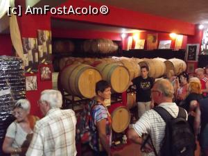 [P25] La Bairaktaris, lecţia despre butoaie de vin » foto by irinad
 - 
<span class="allrVoted glyphicon glyphicon-heart hidden" id="av718679"></span>
<a class="m-l-10 hidden" id="sv718679" onclick="voting_Foto_DelVot(,718679,5137)" role="button">șterge vot <span class="glyphicon glyphicon-remove"></span></a>
<a id="v9718679" class=" c-red"  onclick="voting_Foto_SetVot(718679)" role="button"><span class="glyphicon glyphicon-heart-empty"></span> <b>LIKE</b> = Votează poza</a> <img class="hidden"  id="f718679W9" src="/imagini/loader.gif" border="0" /><span class="AjErrMes hidden" id="e718679ErM"></span>