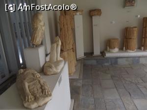 [P38] Rămăşiţe de sculpturi şi coloane din situl de la Nemea » foto by irinad
 - 
<span class="allrVoted glyphicon glyphicon-heart hidden" id="av718695"></span>
<a class="m-l-10 hidden" id="sv718695" onclick="voting_Foto_DelVot(,718695,5137)" role="button">șterge vot <span class="glyphicon glyphicon-remove"></span></a>
<a id="v9718695" class=" c-red"  onclick="voting_Foto_SetVot(718695)" role="button"><span class="glyphicon glyphicon-heart-empty"></span> <b>LIKE</b> = Votează poza</a> <img class="hidden"  id="f718695W9" src="/imagini/loader.gif" border="0" /><span class="AjErrMes hidden" id="e718695ErM"></span>