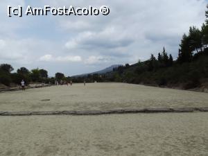 [P51] Linia de sosire de pe stadionul din Nemea » foto by irinad
 - 
<span class="allrVoted glyphicon glyphicon-heart hidden" id="av718713"></span>
<a class="m-l-10 hidden" id="sv718713" onclick="voting_Foto_DelVot(,718713,5137)" role="button">șterge vot <span class="glyphicon glyphicon-remove"></span></a>
<a id="v9718713" class=" c-red"  onclick="voting_Foto_SetVot(718713)" role="button"><span class="glyphicon glyphicon-heart-empty"></span> <b>LIKE</b> = Votează poza</a> <img class="hidden"  id="f718713W9" src="/imagini/loader.gif" border="0" /><span class="AjErrMes hidden" id="e718713ErM"></span>