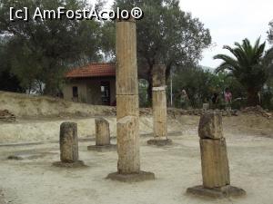 [P09] Vestiarul (apodyteri) unde sportivii se pregăteau pentru competiţii la Nemea. În faţă este ghişeul de la intrarea pe stadion » foto by irinad
 - 
<span class="allrVoted glyphicon glyphicon-heart hidden" id="av718663"></span>
<a class="m-l-10 hidden" id="sv718663" onclick="voting_Foto_DelVot(,718663,5137)" role="button">șterge vot <span class="glyphicon glyphicon-remove"></span></a>
<a id="v9718663" class=" c-red"  onclick="voting_Foto_SetVot(718663)" role="button"><span class="glyphicon glyphicon-heart-empty"></span> <b>LIKE</b> = Votează poza</a> <img class="hidden"  id="f718663W9" src="/imagini/loader.gif" border="0" /><span class="AjErrMes hidden" id="e718663ErM"></span>