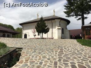 [P09] Biserica din piatră ”Izvorul tămăduirii ” » foto by Yersinia Pestis
 - 
<span class="allrVoted glyphicon glyphicon-heart hidden" id="av1294232"></span>
<a class="m-l-10 hidden" id="sv1294232" onclick="voting_Foto_DelVot(,1294232,5177)" role="button">șterge vot <span class="glyphicon glyphicon-remove"></span></a>
<a id="v91294232" class=" c-red"  onclick="voting_Foto_SetVot(1294232)" role="button"><span class="glyphicon glyphicon-heart-empty"></span> <b>LIKE</b> = Votează poza</a> <img class="hidden"  id="f1294232W9" src="/imagini/loader.gif" border="0" /><span class="AjErrMes hidden" id="e1294232ErM"></span>