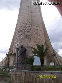 [P16] Monumentul Martirilor din Alger. » foto by alinaro
 - 
<span class="allrVoted glyphicon glyphicon-heart hidden" id="av267162"></span>
<a class="m-l-10 hidden" id="sv267162" onclick="voting_Foto_DelVot(,267162,5207)" role="button">șterge vot <span class="glyphicon glyphicon-remove"></span></a>
<a id="v9267162" class=" c-red"  onclick="voting_Foto_SetVot(267162)" role="button"><span class="glyphicon glyphicon-heart-empty"></span> <b>LIKE</b> = Votează poza</a> <img class="hidden"  id="f267162W9" src="/imagini/loader.gif" border="0" /><span class="AjErrMes hidden" id="e267162ErM"></span>