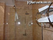 [P07] peretele de sticla de la dus-daca nu era prosopul care sa imi atraga atentia,cred ca intram cu capul in el... » foto by adri-nico
 - 
<span class="allrVoted glyphicon glyphicon-heart hidden" id="av313639"></span>
<a class="m-l-10 hidden" id="sv313639" onclick="voting_Foto_DelVot(,313639,5210)" role="button">șterge vot <span class="glyphicon glyphicon-remove"></span></a>
<a id="v9313639" class=" c-red"  onclick="voting_Foto_SetVot(313639)" role="button"><span class="glyphicon glyphicon-heart-empty"></span> <b>LIKE</b> = Votează poza</a> <img class="hidden"  id="f313639W9" src="/imagini/loader.gif" border="0" /><span class="AjErrMes hidden" id="e313639ErM"></span>