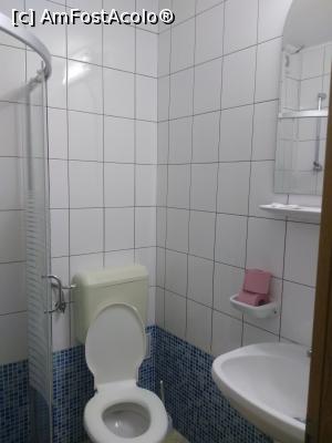 [P05] Academia Sâmbăta - baia camerei » foto by calator2000
 - 
<span class="allrVoted glyphicon glyphicon-heart hidden" id="av1318826"></span>
<a class="m-l-10 hidden" id="sv1318826" onclick="voting_Foto_DelVot(,1318826,5217)" role="button">șterge vot <span class="glyphicon glyphicon-remove"></span></a>
<a id="v91318826" class=" c-red"  onclick="voting_Foto_SetVot(1318826)" role="button"><span class="glyphicon glyphicon-heart-empty"></span> <b>LIKE</b> = Votează poza</a> <img class="hidden"  id="f1318826W9" src="/imagini/loader.gif" border="0" /><span class="AjErrMes hidden" id="e1318826ErM"></span>
