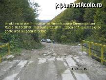 [P21] Pana aici se poate urca fara probleme cu masina mica, in fata acestui podet sunt niste gropi....daca puneti pietre putei incerca sa treceti....cei cu masini 4x4 trec fara probleme sau cu masini mai inalte....puteti lasa masina aici si mergeti pe jos vreo 2 km. » foto by realitatea
 - 
<span class="allrVoted glyphicon glyphicon-heart hidden" id="av150245"></span>
<a class="m-l-10 hidden" id="sv150245" onclick="voting_Foto_DelVot(,150245,5311)" role="button">șterge vot <span class="glyphicon glyphicon-remove"></span></a>
<a id="v9150245" class=" c-red"  onclick="voting_Foto_SetVot(150245)" role="button"><span class="glyphicon glyphicon-heart-empty"></span> <b>LIKE</b> = Votează poza</a> <img class="hidden"  id="f150245W9" src="/imagini/loader.gif" border="0" /><span class="AjErrMes hidden" id="e150245ErM"></span>