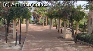 [P16] Rotonda cu arbuști exoticidin Parque de la Paloma. Un loc minunat și umbros pentru a servi o băutură rece. » foto by ovidiuyepi
 - 
<span class="allrVoted glyphicon glyphicon-heart hidden" id="av1536280"></span>
<a class="m-l-10 hidden" id="sv1536280" onclick="voting_Foto_DelVot(,1536280,5385)" role="button">șterge vot <span class="glyphicon glyphicon-remove"></span></a>
<a id="v91536280" class=" c-red"  onclick="voting_Foto_SetVot(1536280)" role="button"><span class="glyphicon glyphicon-heart-empty"></span> <b>LIKE</b> = Votează poza</a> <img class="hidden"  id="f1536280W9" src="/imagini/loader.gif" border="0" /><span class="AjErrMes hidden" id="e1536280ErM"></span>